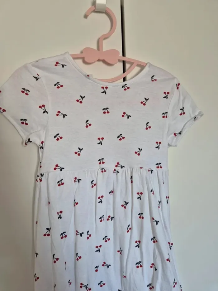 Robe kiabi 2 ans 24 mois blanches avec motifs cerises - photo numéro 2