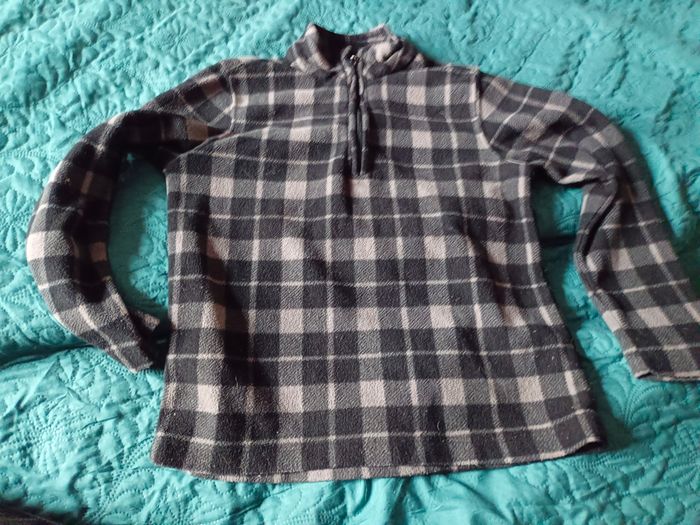 Pull garçon 7 . 8 ans