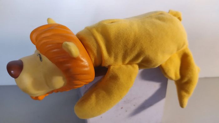 vintage lion de la marque bandai