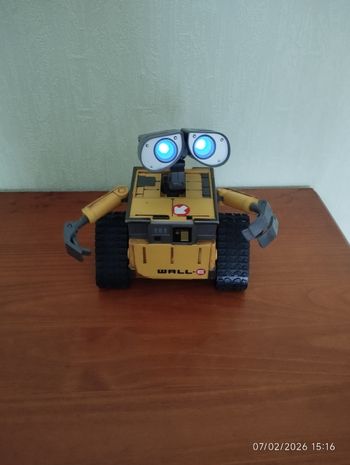Robot WALL-E collector