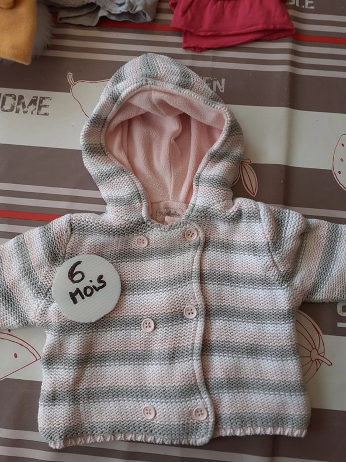 Joli manteau à capuche en maille a rayures 6 mois fille