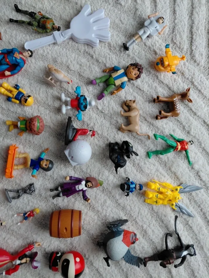 Lot de 40 jouets/figurines - photo numéro 3