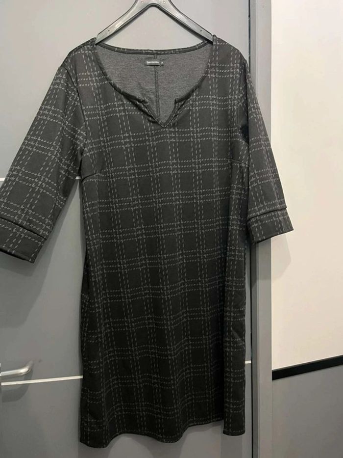 Robe  noire 48  femme neuve