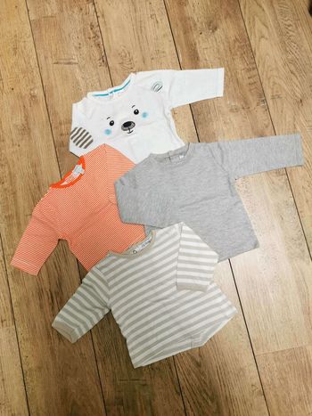 Lot de 4 tee shirts à manches longues