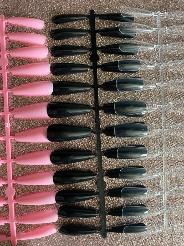 Plusieurs faux ongles multicolores + 1x colle - photo numéro 2