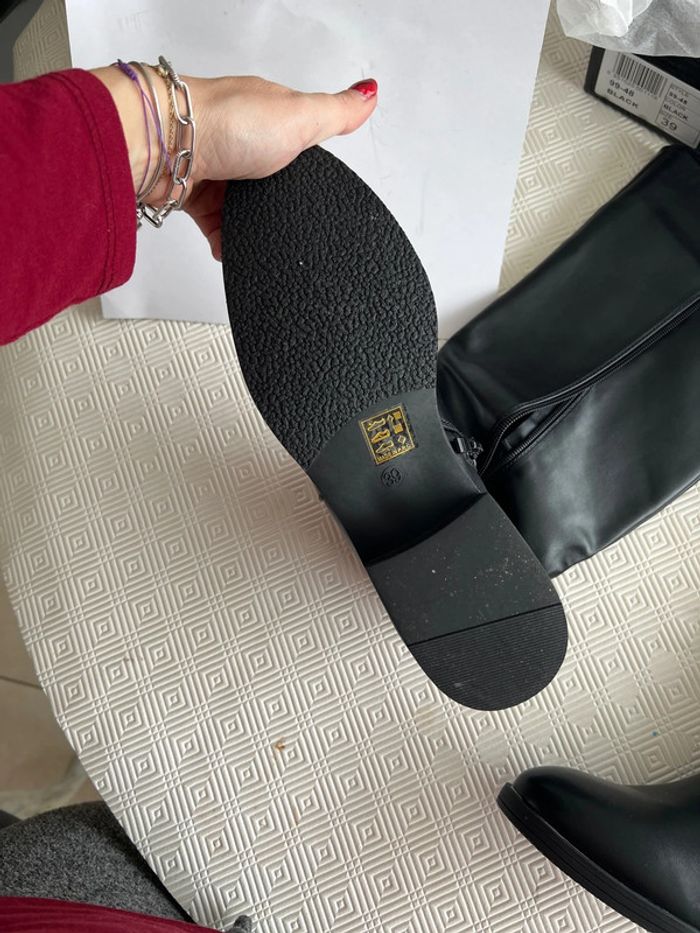 Bottes noir neuves taille 39 - photo numéro 3