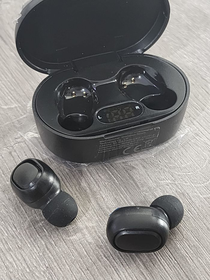 Écouteurs Bluetooth TWS A6S avec écran LED – Neufs - photo numéro 4