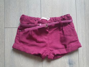 Tres tres beau Short brillant rose/violet. Fille 4 ans. Marque Gémo
