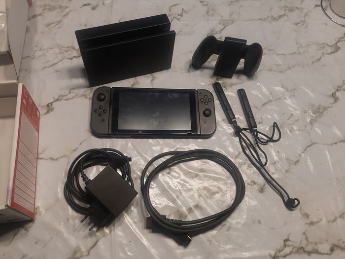 Nintendo Switch 32 Go Noir - photo numéro 3