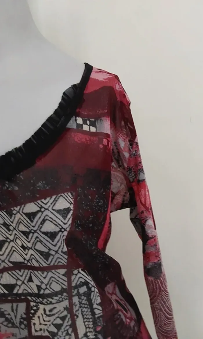 Joli haut chic voile rouge et noir Halogène T 40/42 - photo numéro 2