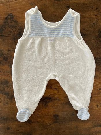 Barboteuse sans manches bleu et blanche en éponge