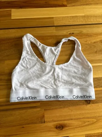Brassière de sport blanche