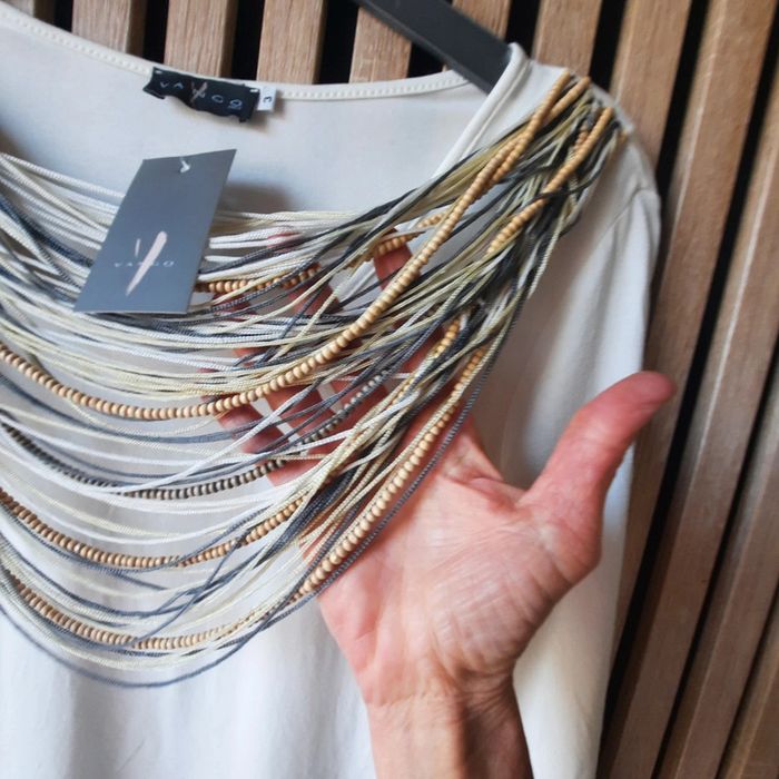 Superbe haut Neuf  décolleté collier de perles Vango T 40 - photo numéro 3