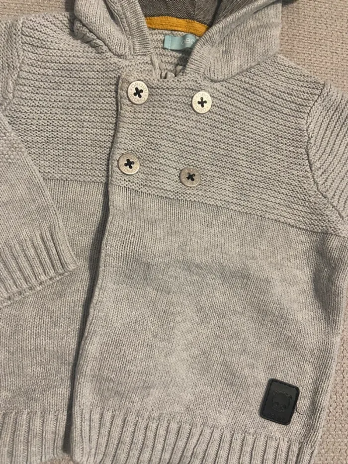 Gilet pull Obaïbi taille 12 mois très bon état - photo numéro 2