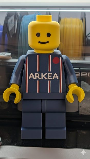 Figurine UBB Arkéa – style briques – 20cm