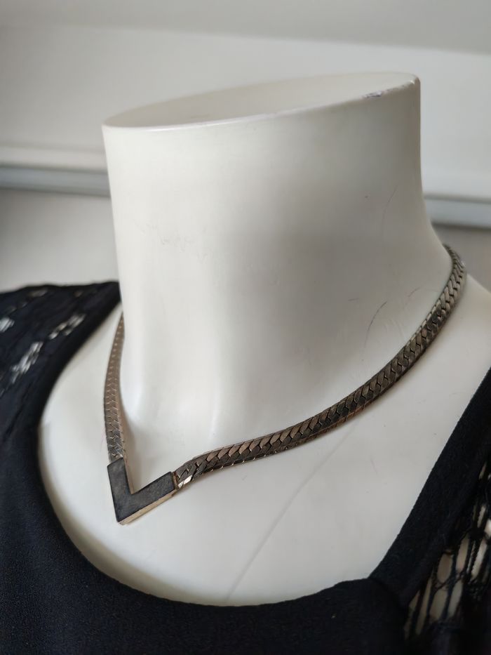Collier en forme de V couleur argentée maillons serpent plat - photo numéro 7