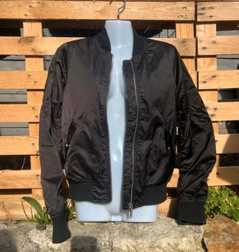 Blouson bomber noir Jennyfer – Taille XS – Très bon état