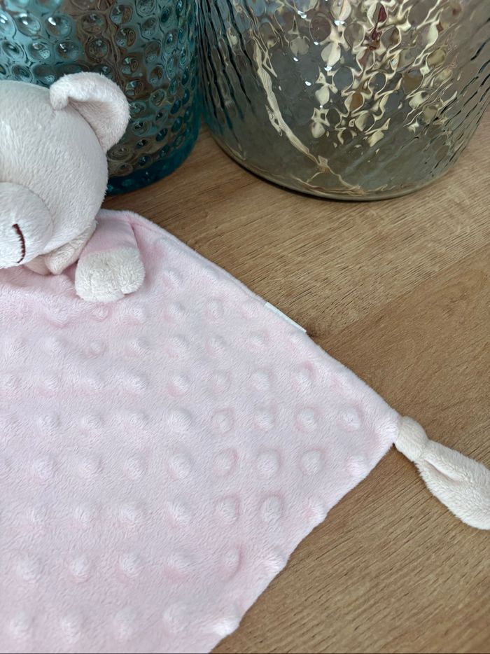 Doudou ours bonnet rose très bon état - photo numéro 3