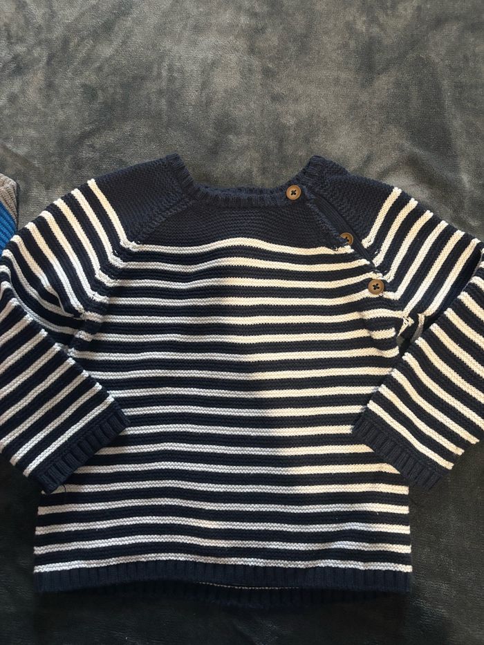 Lot de 2 pulls 2 ans (taillent grand) - photo numéro 4