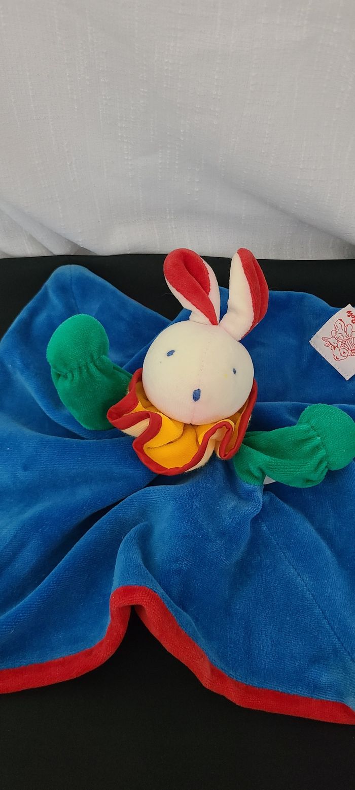 Doudou Plat/Mouchoir Lapin Blanc Bleu Rouge Jaune Vert Vite Un Câlin Moulin Roty - photo numéro 2