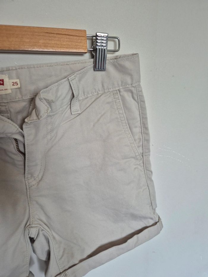 Short Levi's taille 25 - photo numéro 5