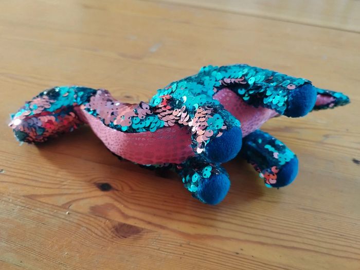 Dinosaure en strass - photo numéro 3
