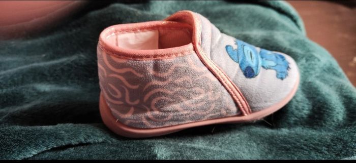 🌞Chaussons stich et Angel. Pointure en 25🌞 envoye rapide ou aujourd'hui 🌊 - photo numéro 7