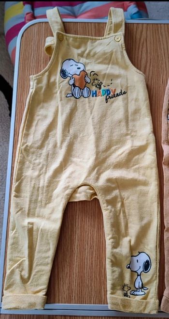 Salopette 🌈 Snoopy 🐦 et son body 🌈 9 à 12 mois 🧸