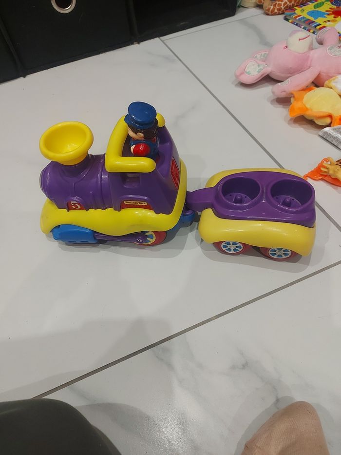 Train violet