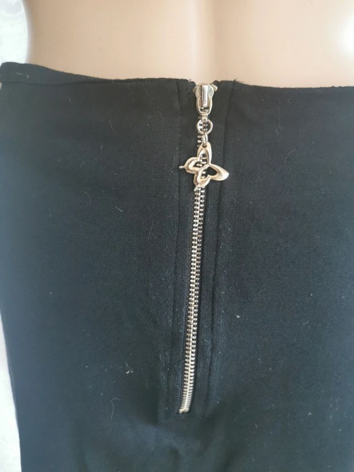 Mini jupe à sequins dorés - argentés. Taille 40 - photo numéro 4