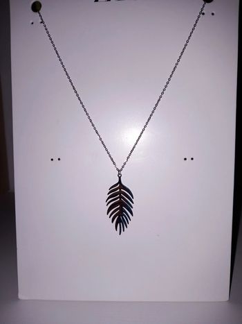Collier feuille