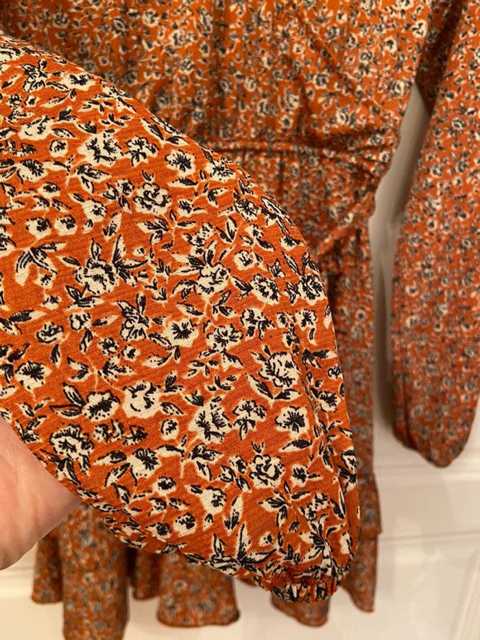 Robe cache coeur volantée orange motifs noirs Pull and Bear taille S - photo numéro 4