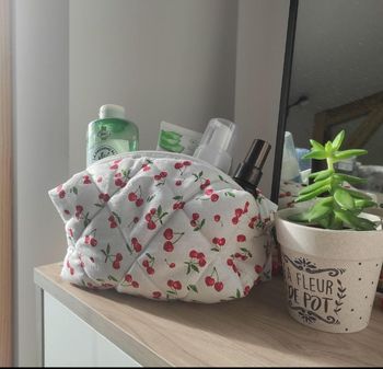 Trousse de toilette cerise 