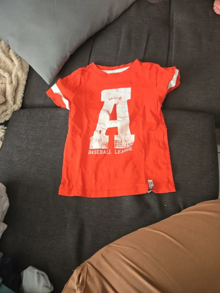 T-shirt orange taille 5-6 ans