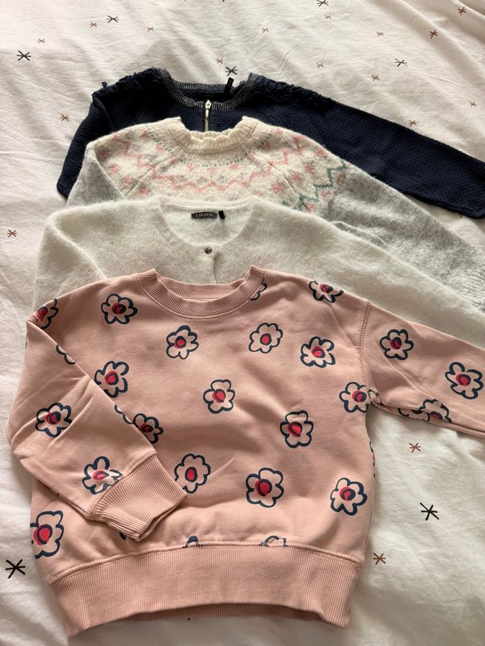 Lot de 4 pulls fille - 4 ans - parfait état