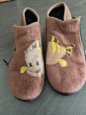 Pantoufles pointure 27 