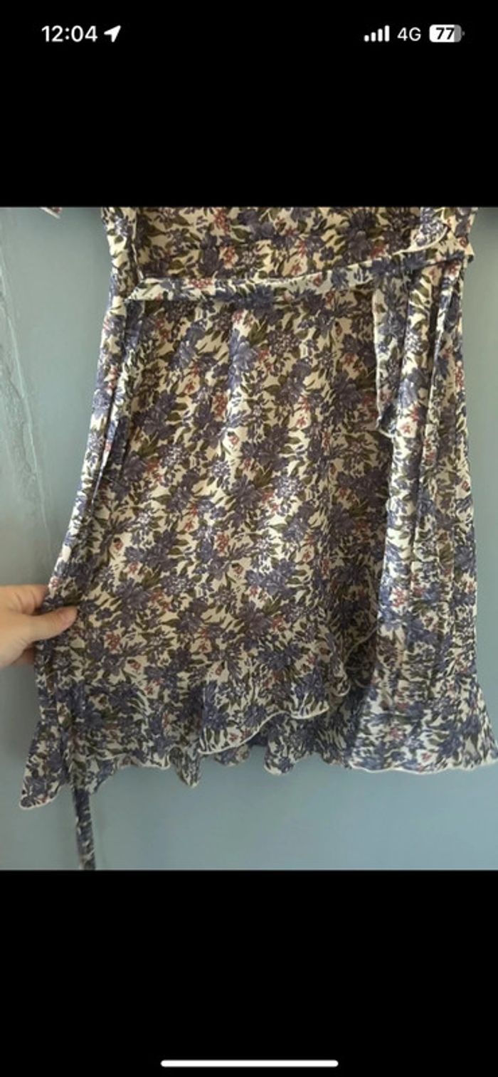 Jolie petite robe avec motifs et détails, ceinture à la taille • Miss Guided • Taille 34/XS - photo numéro 2