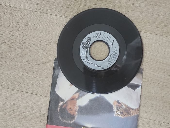 Vinyle Michael Jackson – Billie Jean (45T, 7”) – 1982 - photo numéro 3