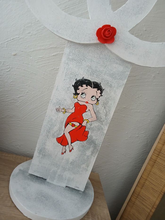 Lampe en bois betty boop - photo numéro 4