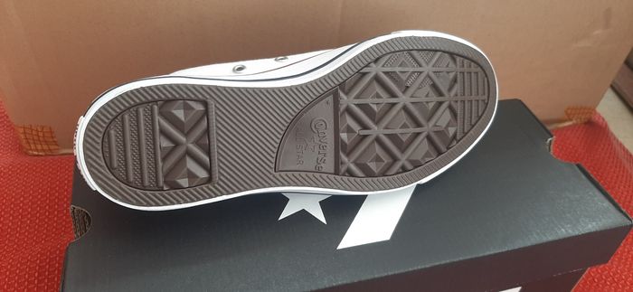 Converse basse blanche - photo numéro 6