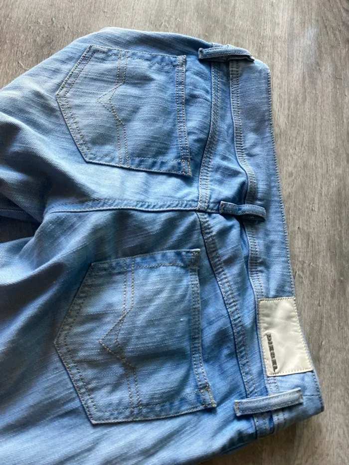 Jeans Diesel taille basse - photo numéro 5