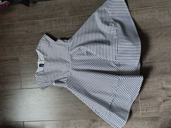 Robe chic rayée blanche, bleu et argenté 