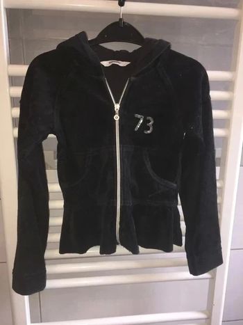 Veste à capuche velours 3 Pommes taille 8 ans en tbe à 5 euros