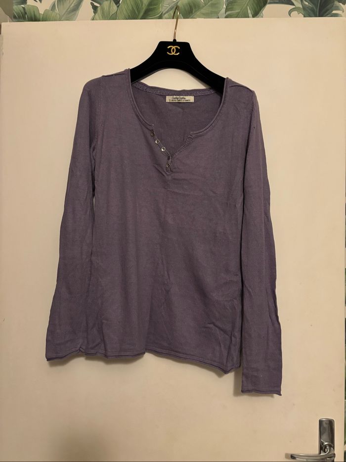 Pull fin violet cache-cache