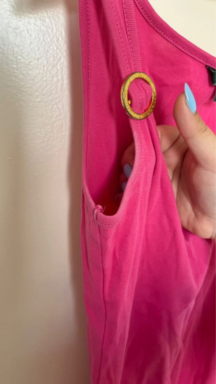 Débardeur rose avec bijou fantaisie sur les bretelles taille XS marque Ralph Lauren en bon état - photo numéro 4