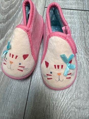 Chaussons fille bébé pointure 19 