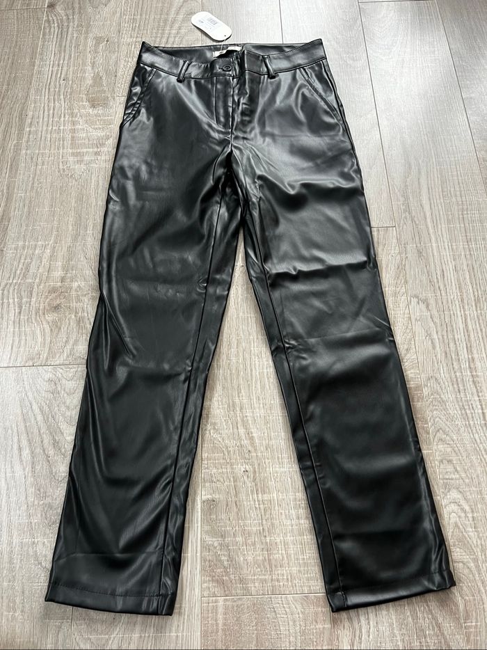 Pantalon noir taille haute cuir synthétique taille S