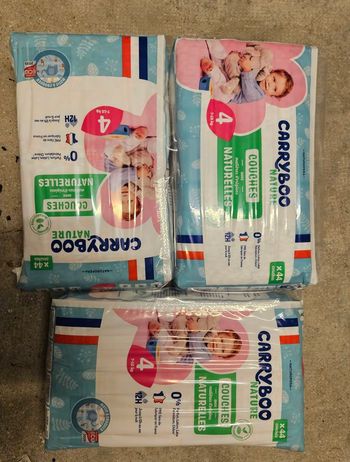 3 paquets de couches carryboo taille 4
