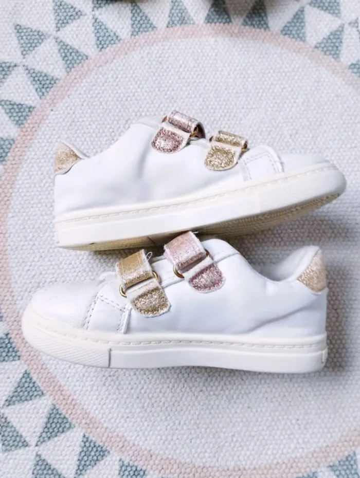 Lot de 2 paires de baskets T26 Bon État - photo numéro 12