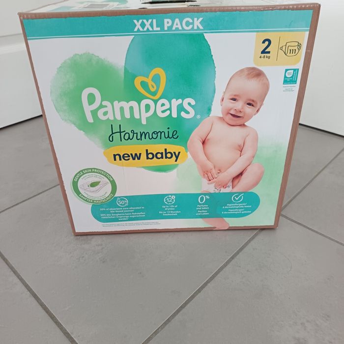 Pack XXL Pampers taille 2 neuf